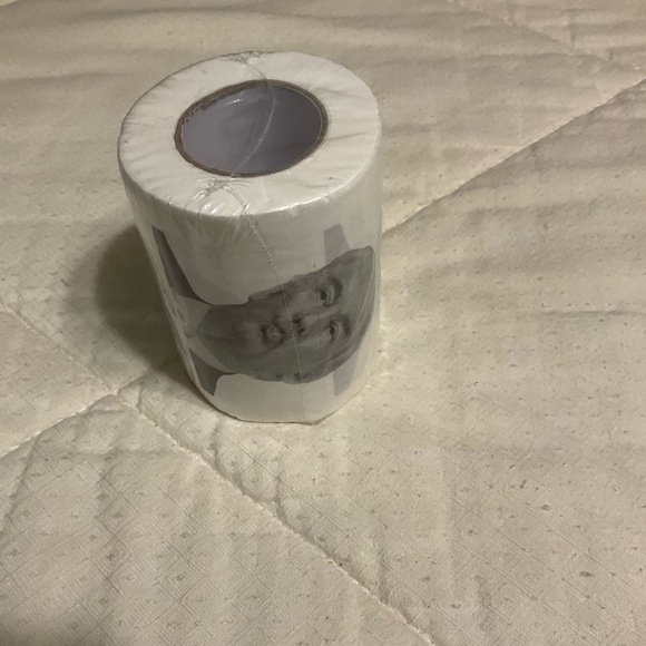 Donald Trump Toilet Paper Gag Gift/Collectible - Picture 2 of 2